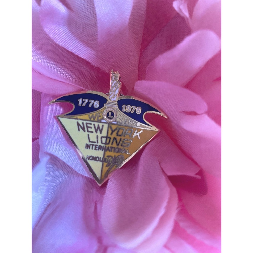 Vintage Lions Club International Pin New York 1776-1976 Bicentennial Honolulu